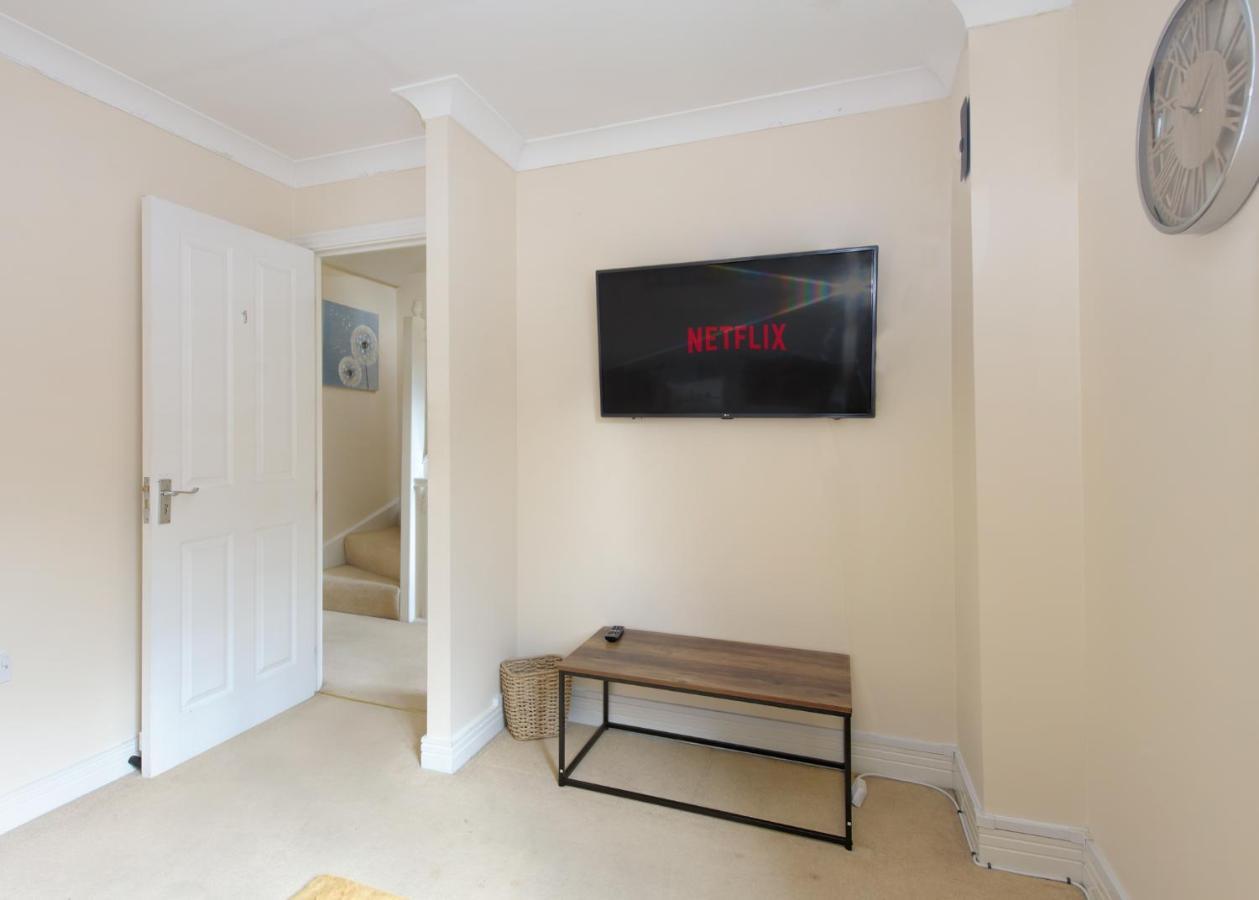 Team Accomondation With Parking, Wifi And Netflix Бирмингем Экстерьер фото